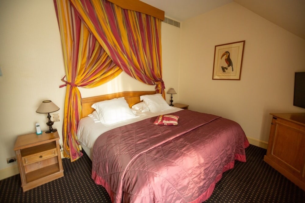 Classic Double Room, Ensuite, Courtyard View (Duchesse du Maine) - Photo 1