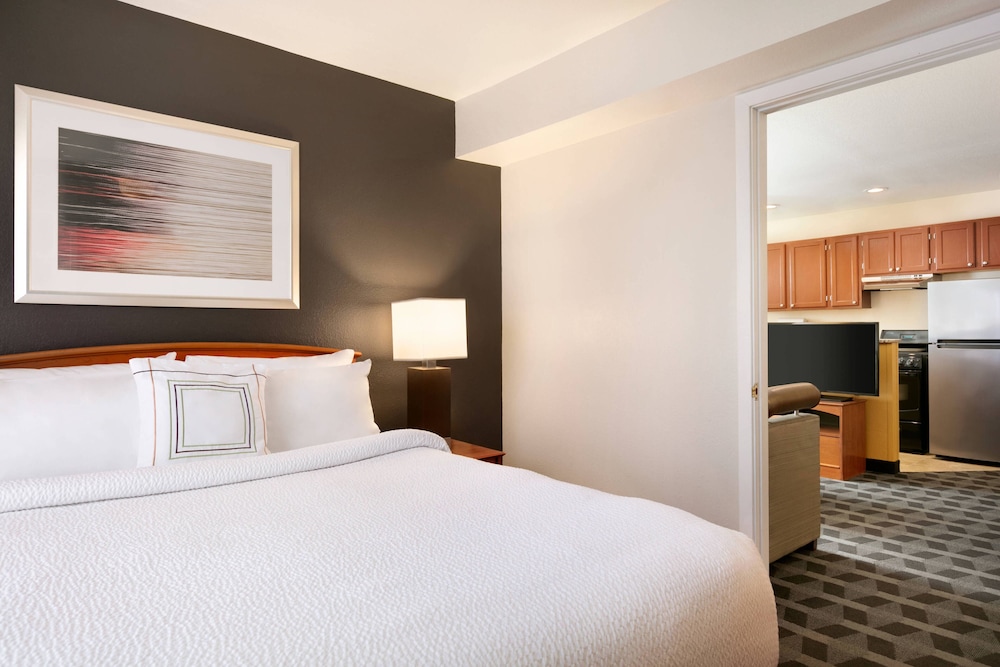 Suite, 1 Bedroom (Mobility/Hearing Accessible, Tub) photo 2