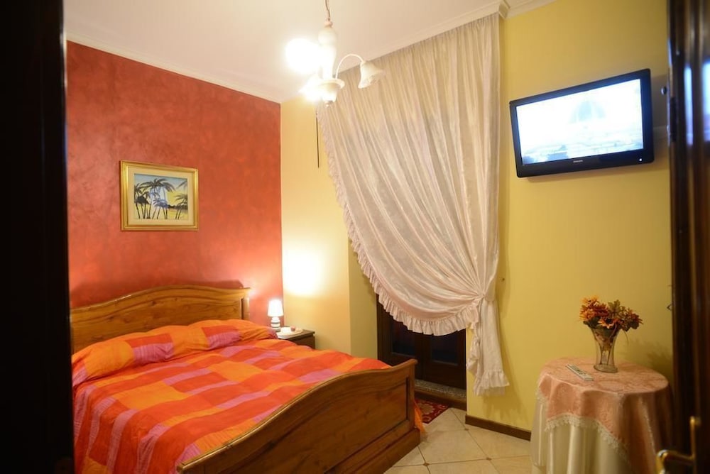 Traditional Double Room, Shared Bathroom photo 1