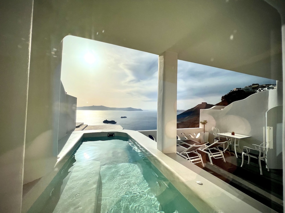 Honeymoon Suite with outdoor Hot Tub - Photo 4