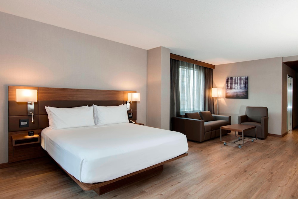 Superior Room, 1 King Bed with Sofa bed - Photo 1