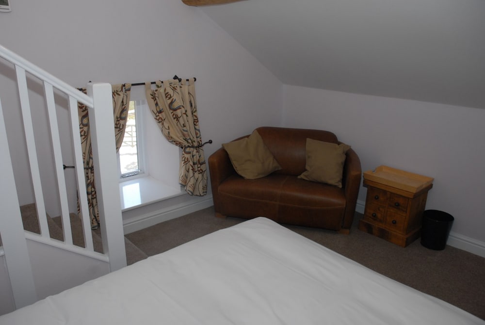 Double Room, Ensuite (Bridles) - Photo 1