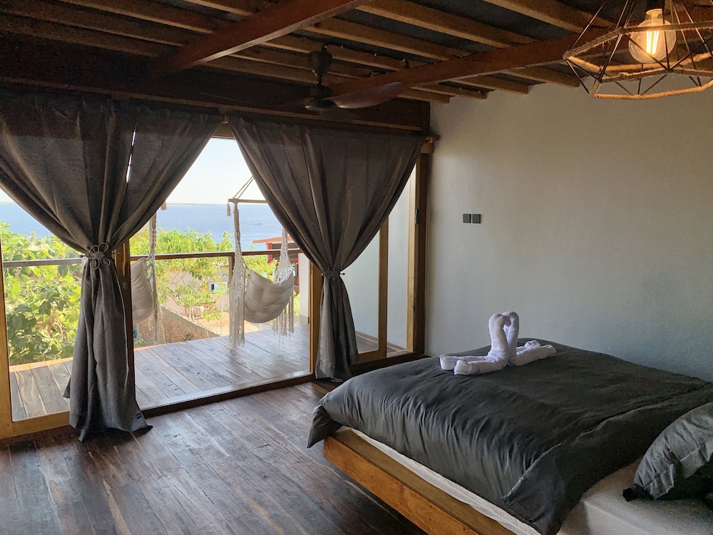 Family Room, 2 Bedrooms, Beach View