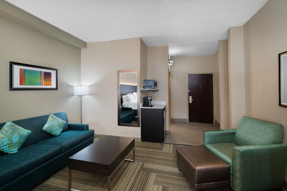 Suite, Multiple Beds - Photo 1