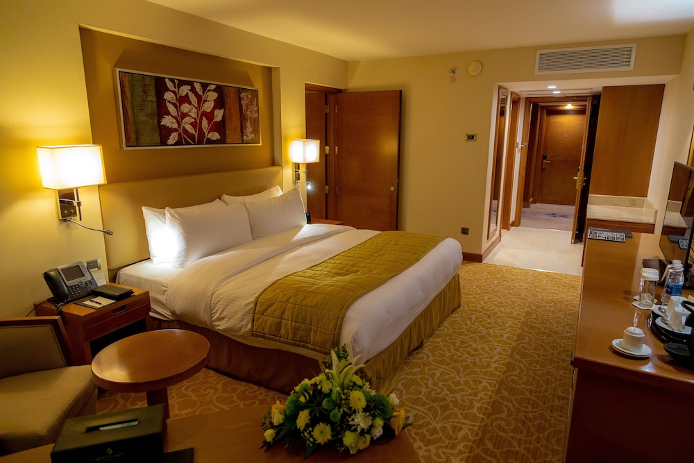 Classic Room, 1 King Bed - Photo 7