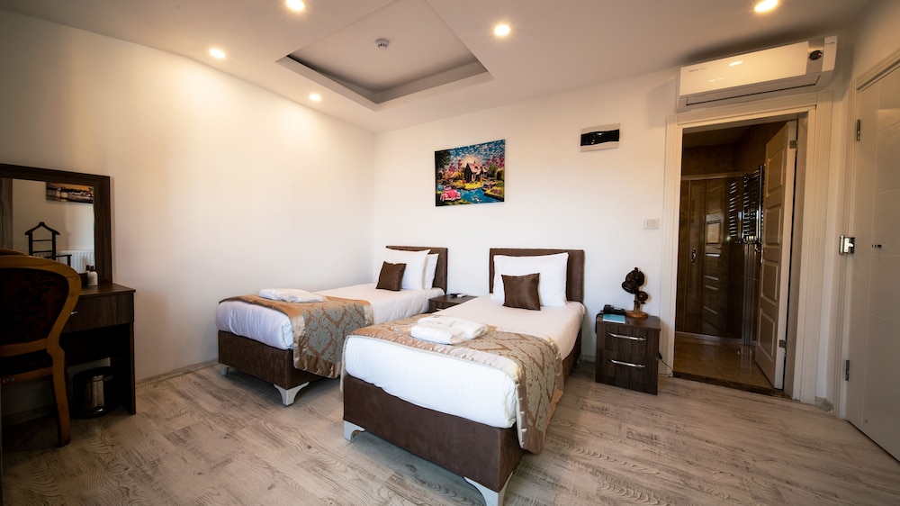 Basic Twin Room photo 2