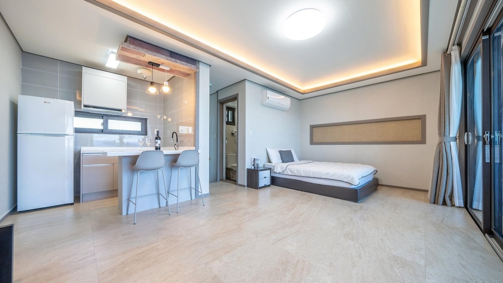 Basic Room, 1 Bedroom (ROOM 101) - Photo 6