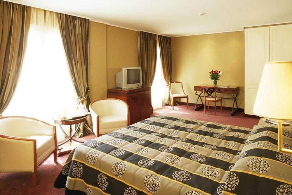 Deluxe Room, City View
