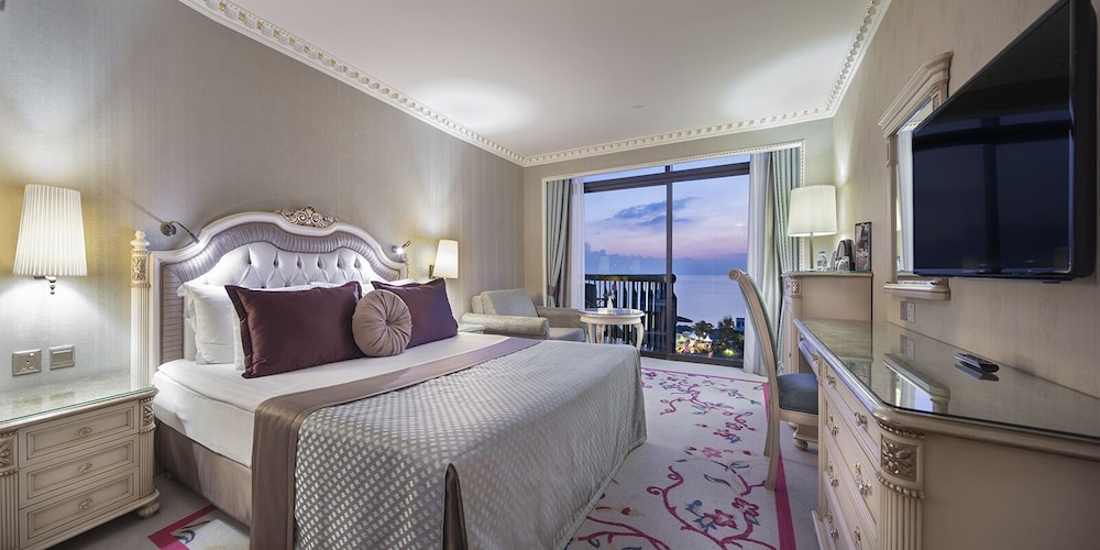Standard Room, 1 King Bed, Non Smoking photo 1