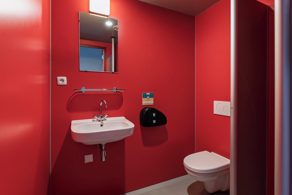 Basic Double Room, Private Bathroom photo 3