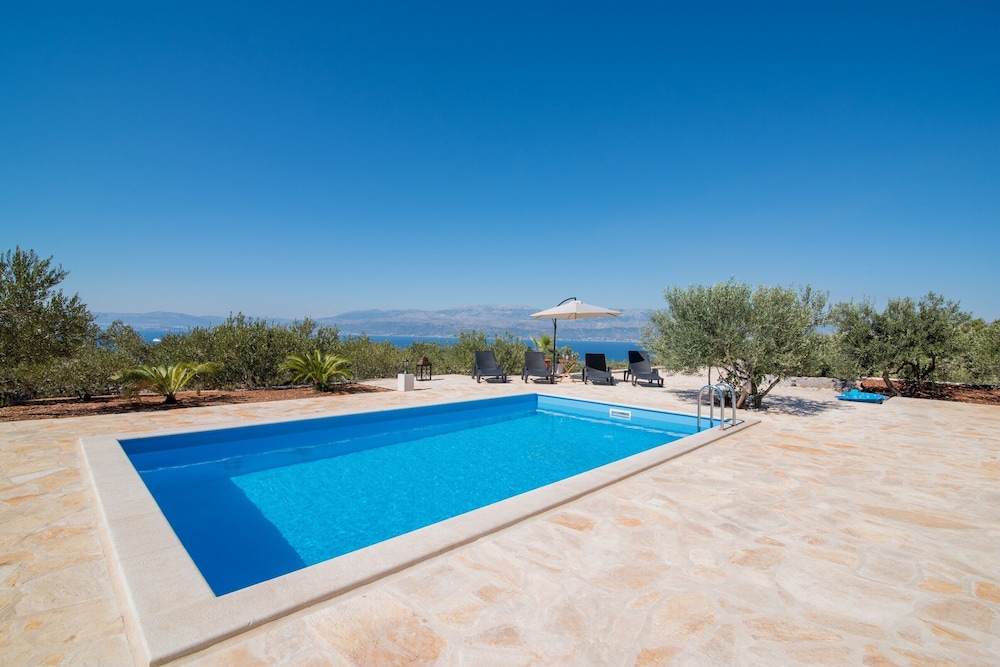 Villa (Two-Bedroom with Pool and Terrace)