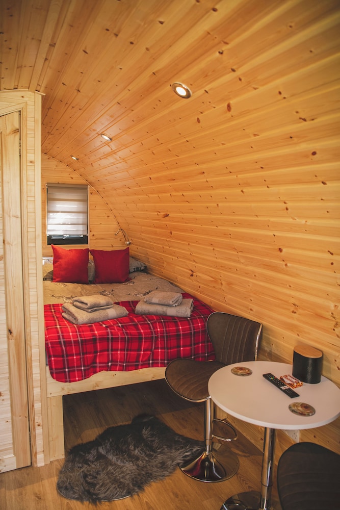 Transylvania Glamping Pod photo 3