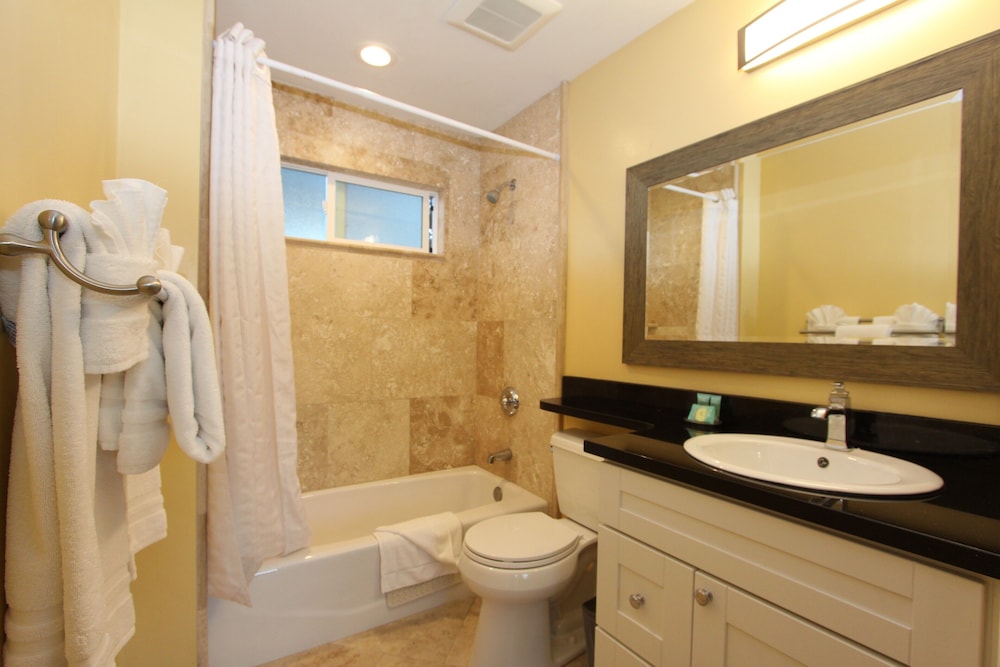 Deluxe Studio, 2 Queen Beds (Fireplace-Full Kitchen) photo 2