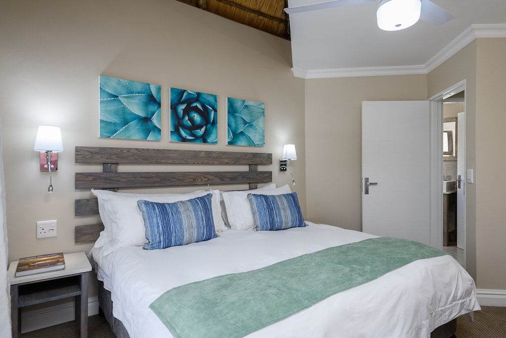 Four Bedroom Villa with Splash pool photo 3