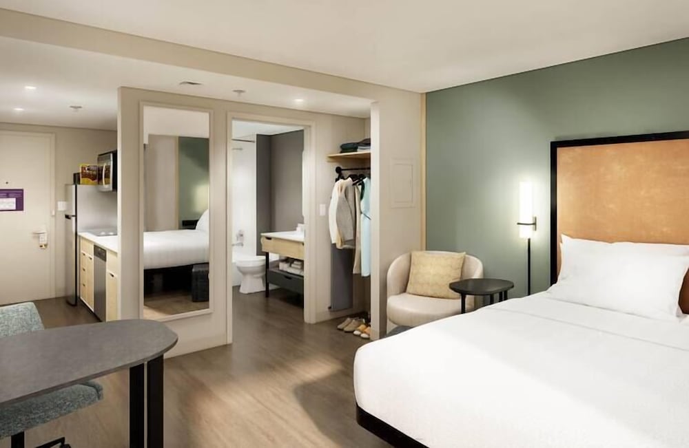 Studio Suite, 1 Queen Bed