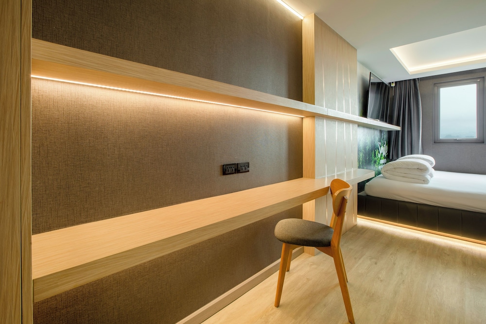 Superior Twin Room - Photo 4