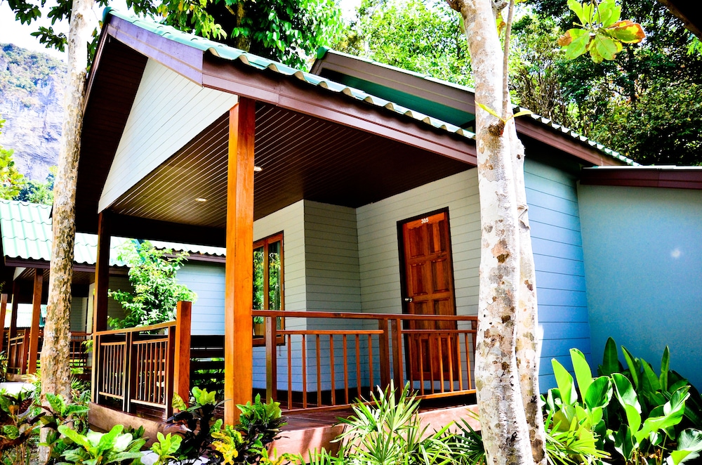 Superior Bungalow (With Aircon) photo 3