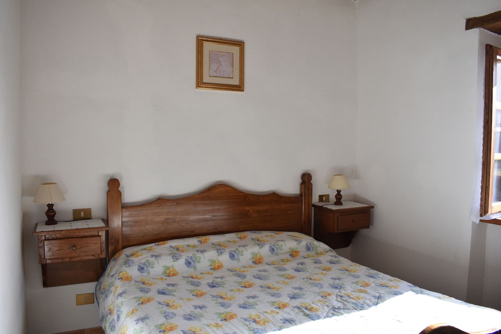 Apartment, Hill View photo 3