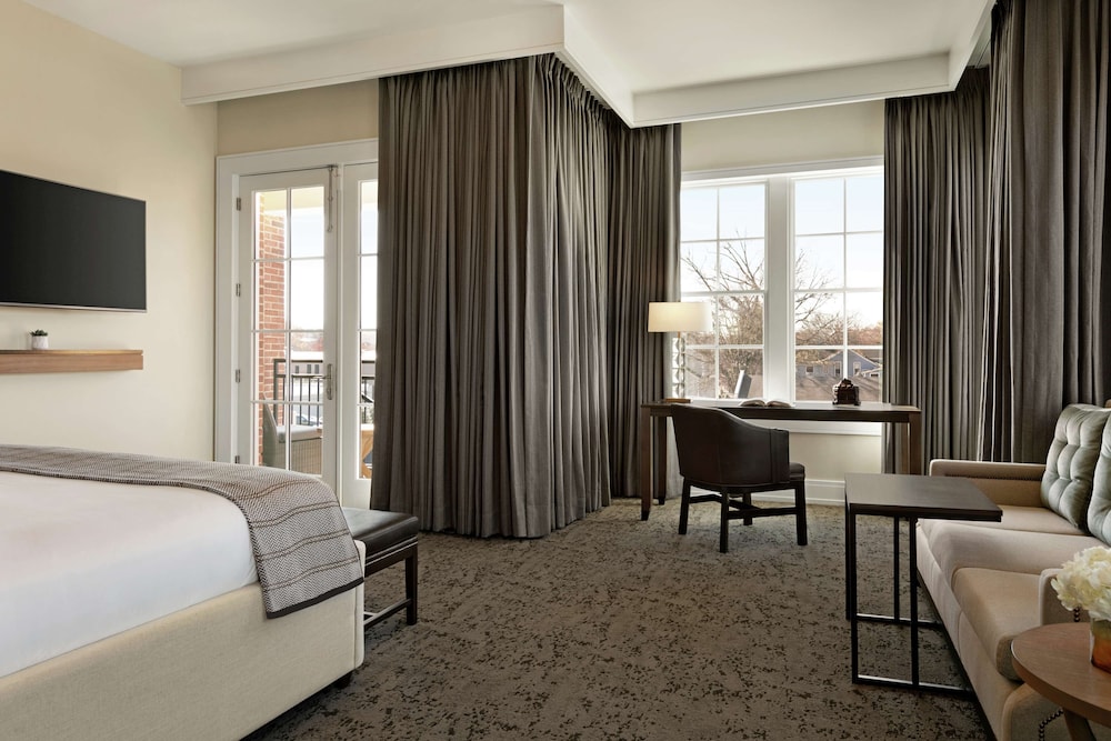 Junior Suite, 1 King Bed, Corner