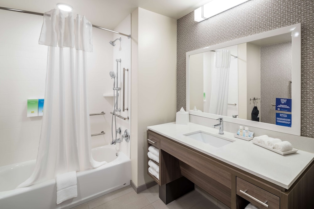 Studio, 2 Queen Beds, Accessible, Bathtub (Mobility & Hearing) - Photo 6