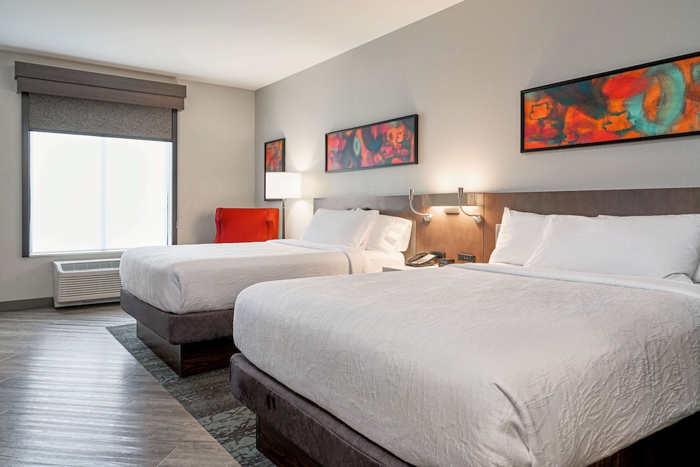 Room, 2 Queen Beds, Accessible (Roll-in Shower) photo 2