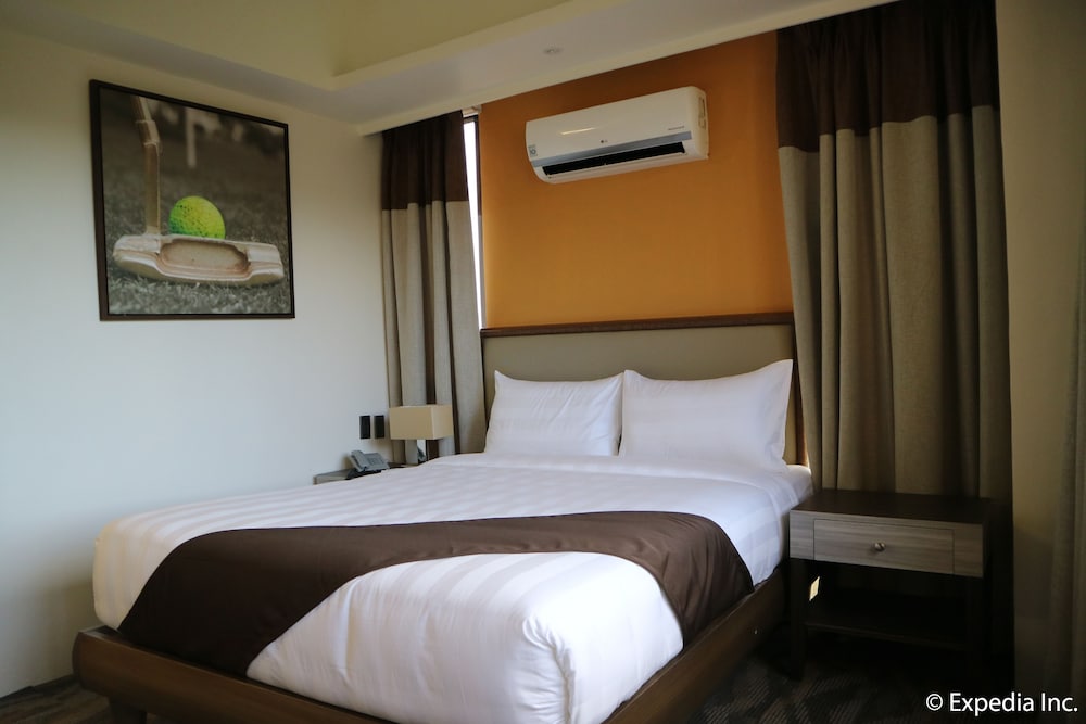 Deluxe Double Bed with Lake View photo 3
