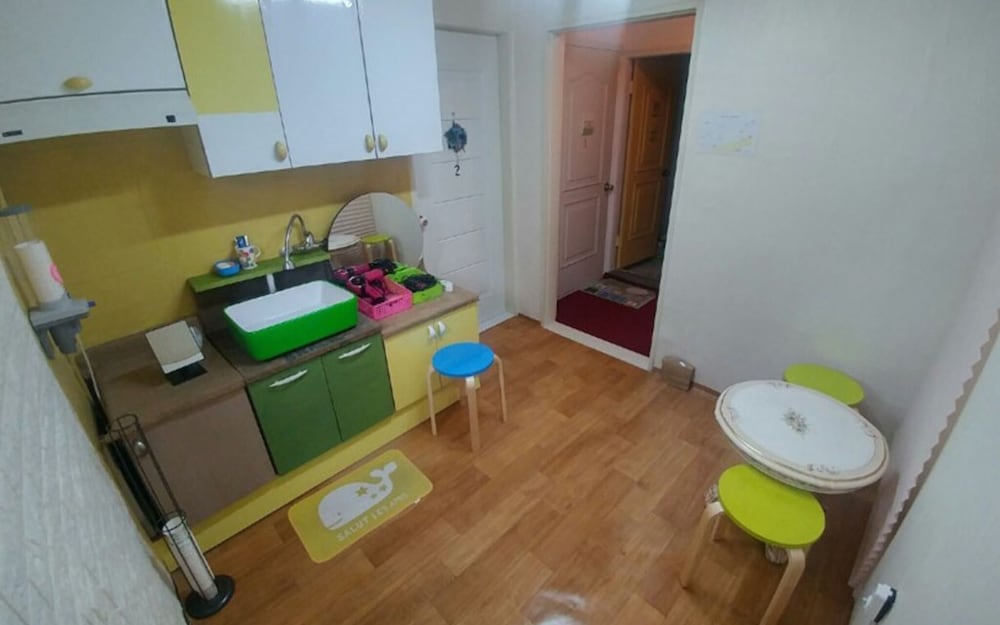 Room (4 female domitory)