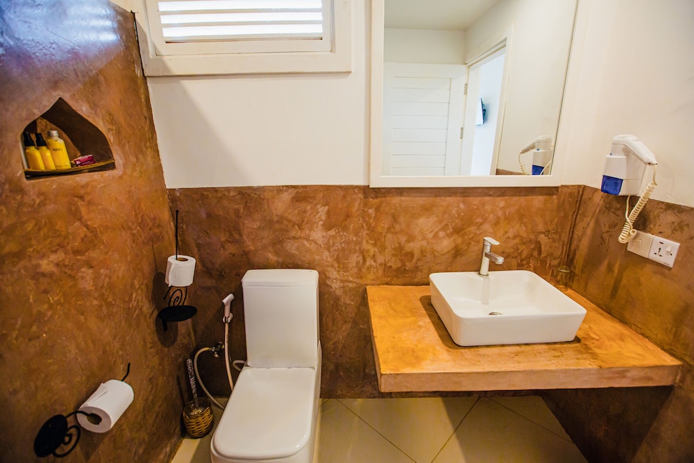 Classic Room, 1 Bedroom, Partial Ocean View, Beachside