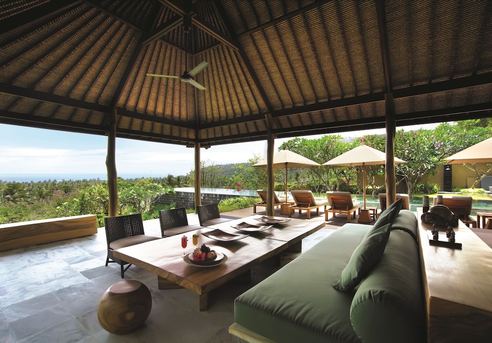 Luxury Villa, 3 Bedrooms, Ocean View, Mountainside (Qusia) photo 2