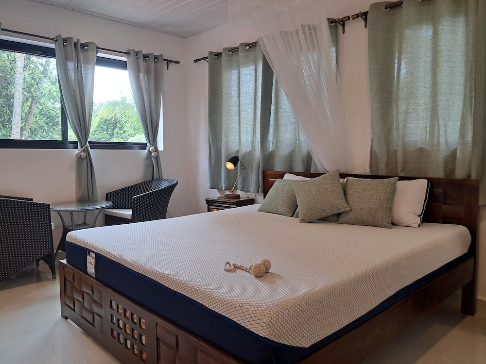 Elite Double Room, 1 King Bed, Garden View photo 1