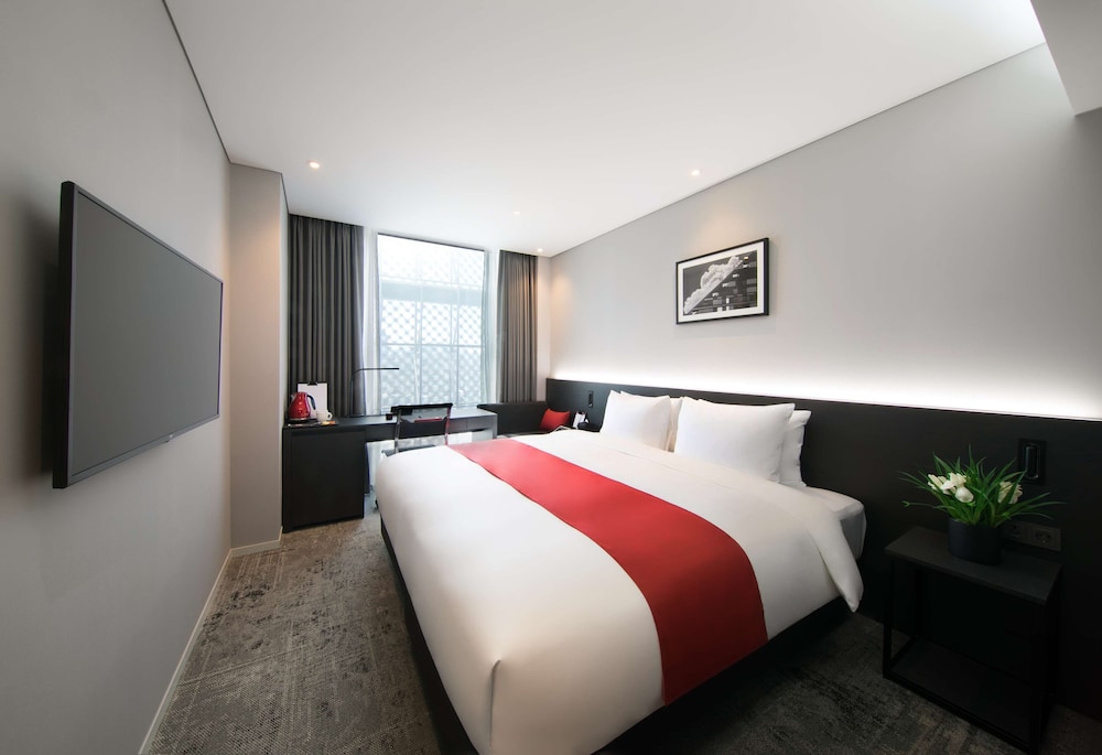 Deluxe Room, 1 Double Bed, Non Smoking, Bathtub (Hollywood room)