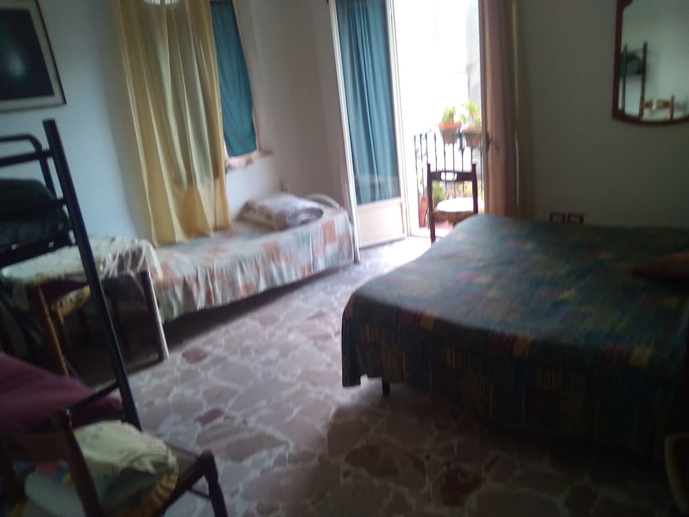 Shared Dormitory, 1 Bedroom, Smoking