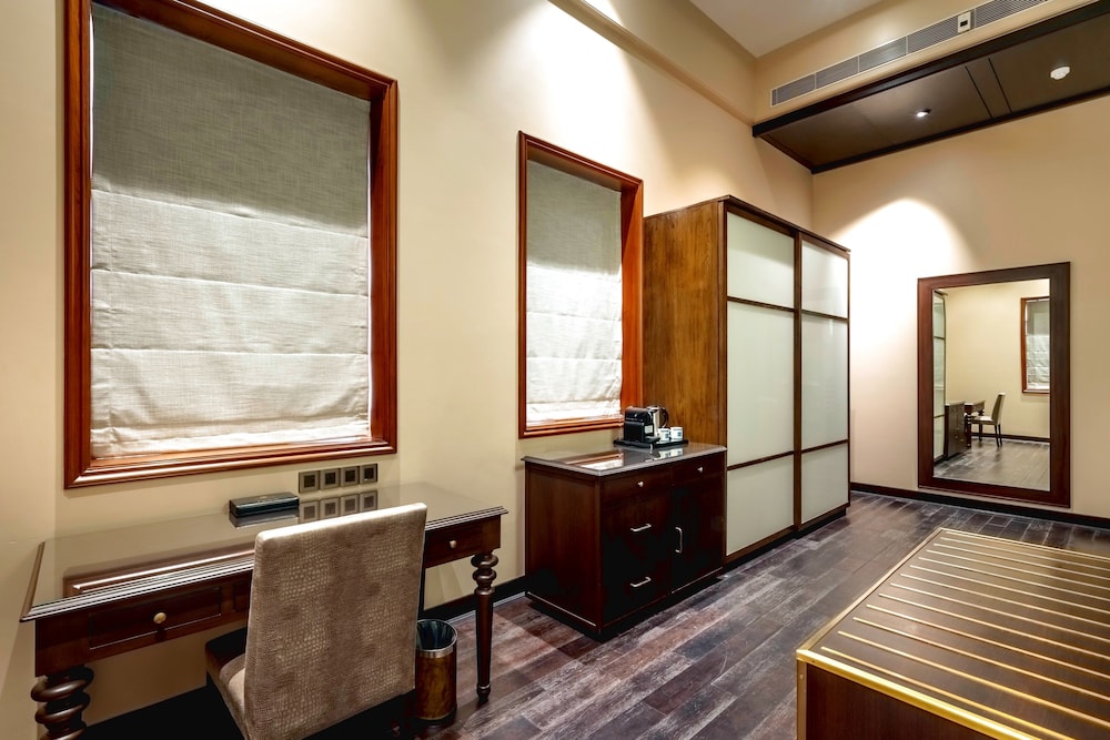 Premier Club Room with Executive Lounge Access, Garden View - Photo 2