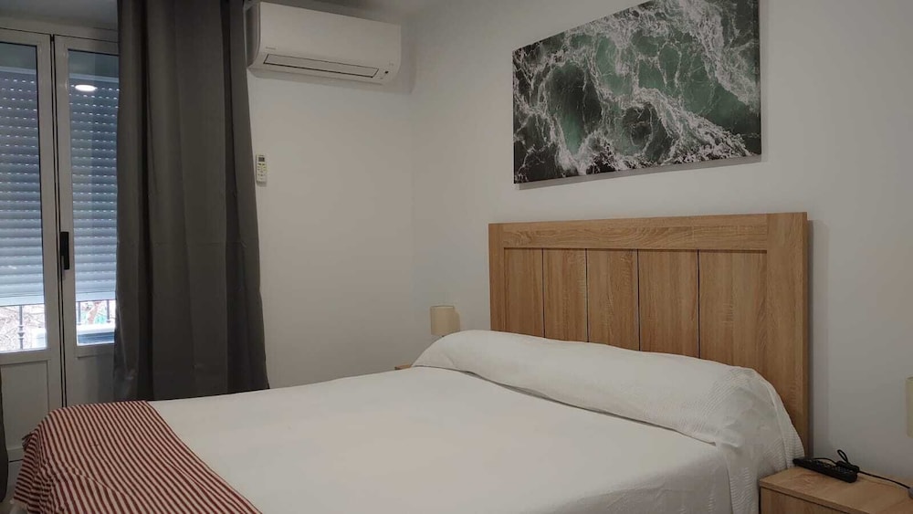Basic House, 2 Bedrooms photo 3