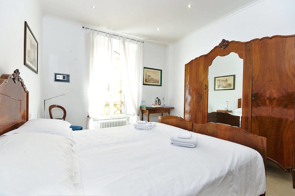 Double or Twin Room photo 2
