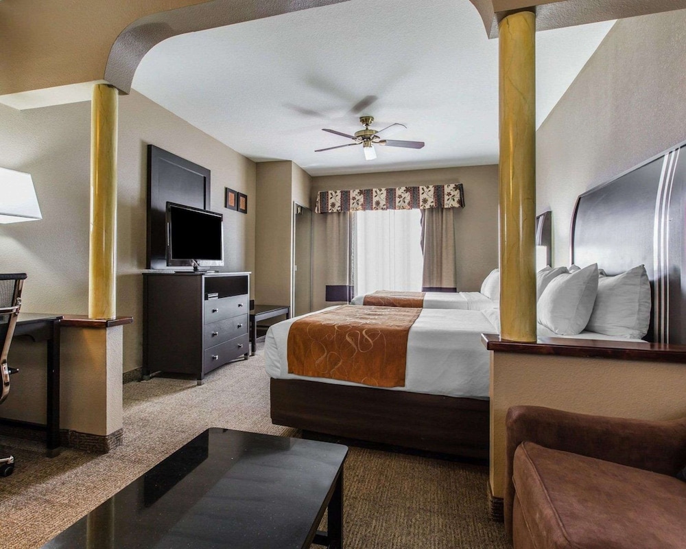 Suite, 2 Queen Beds, Non Smoking - Photo 1