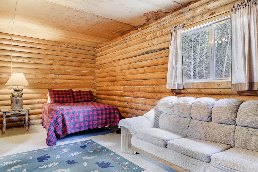 Comfort Cabin, 2 Queen Beds, Mountainside photo 1