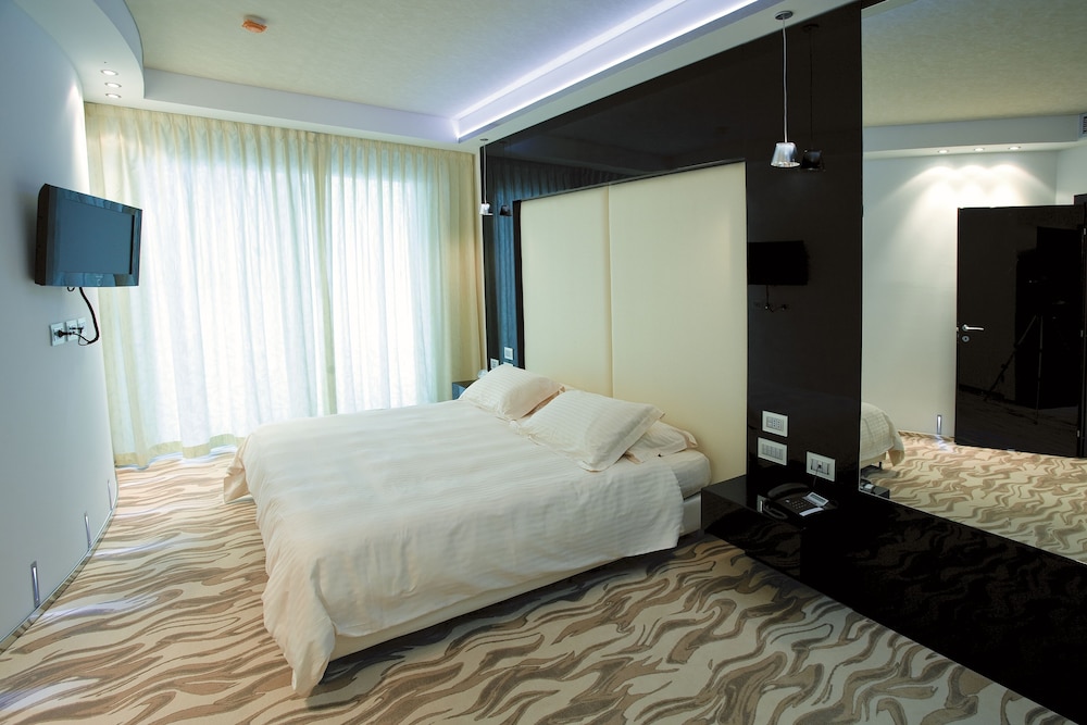 Luxury Suite (4 people) photo 2