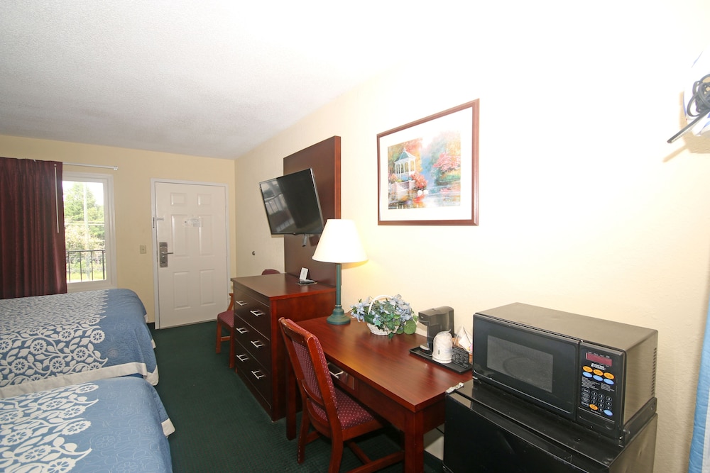 Double Room, 2 Queen Beds, Non Smoking - Photo 9