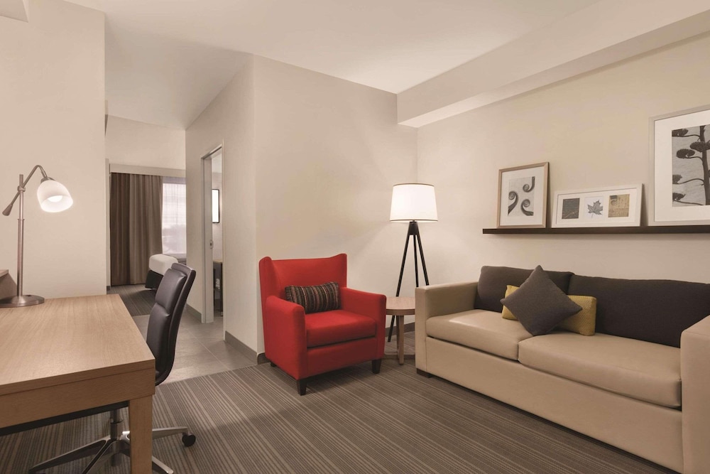 Suite, 1 King Bed, Non Smoking (Upgrade) photo 1