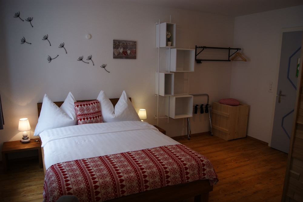 Single Room, 1 Large Twin Bed
