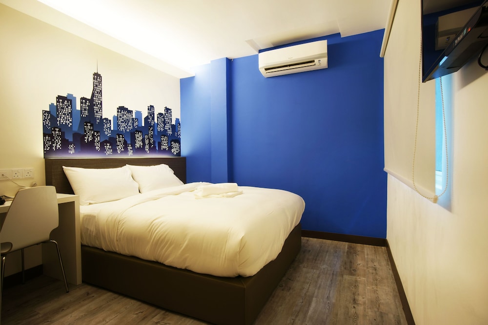 Standard Room (Queen)
