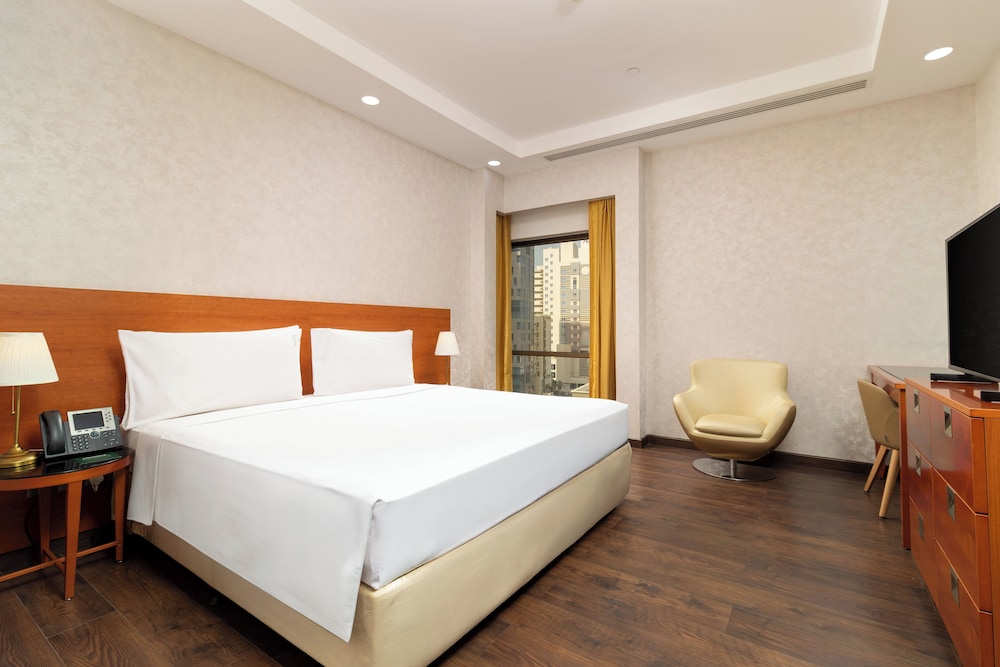 Suite, 3 Bedrooms, Club Lounge Access, Sea View (Dining) photo 2