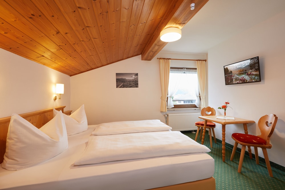 Standard Double Room photo 2