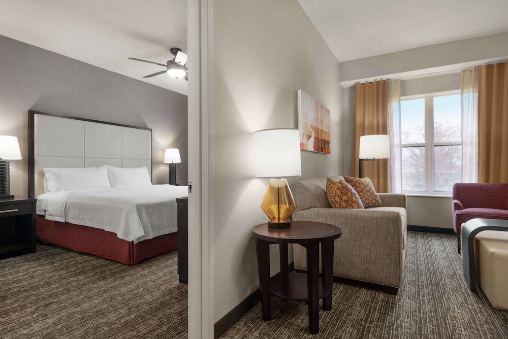 2 King Beds, 2 Bedroom Suite, Mobility Accessible, Roll-in Shower, Non-Smoking - Photo 13