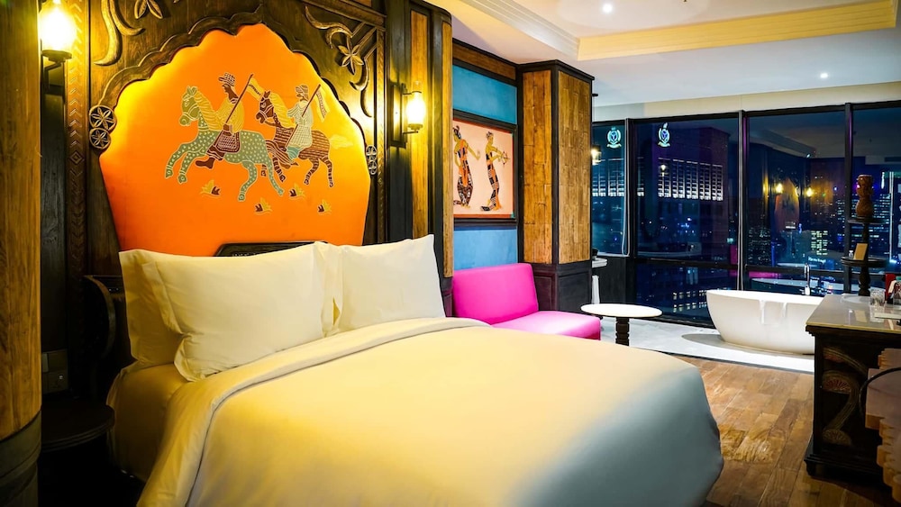 Orient Room - King Bed - Photo 3