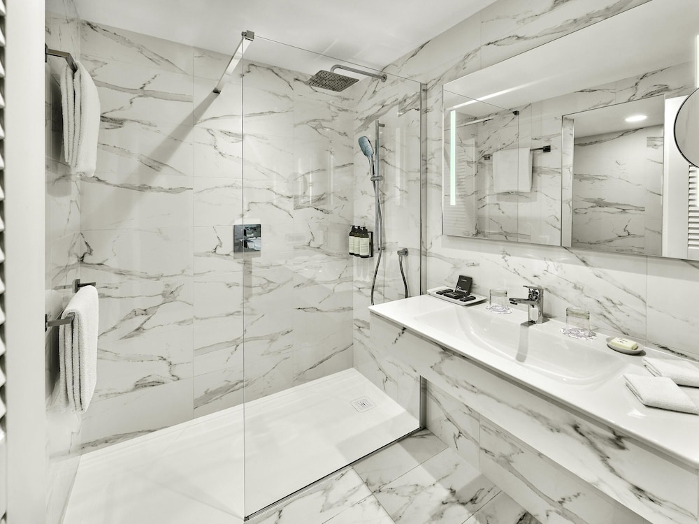 Fairmont Garden View, Twin double beds