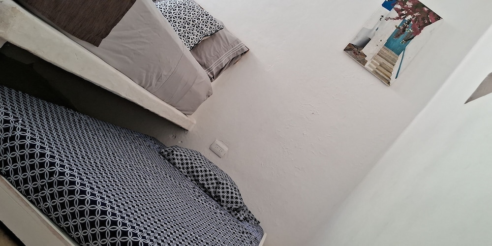 Standard Room, 1 Bedroom, Private Bathroom, Courtyard View photo 3