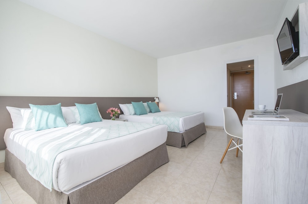 Quadruple Room, Balcony photo 2