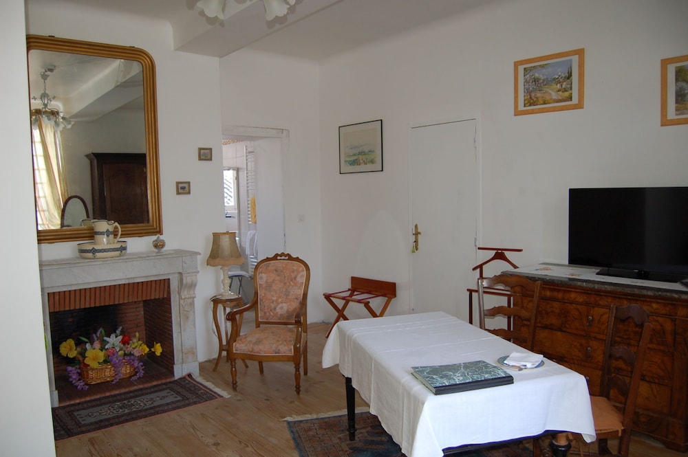 Comfort Room, 1 Bedroom, City View photo 2
